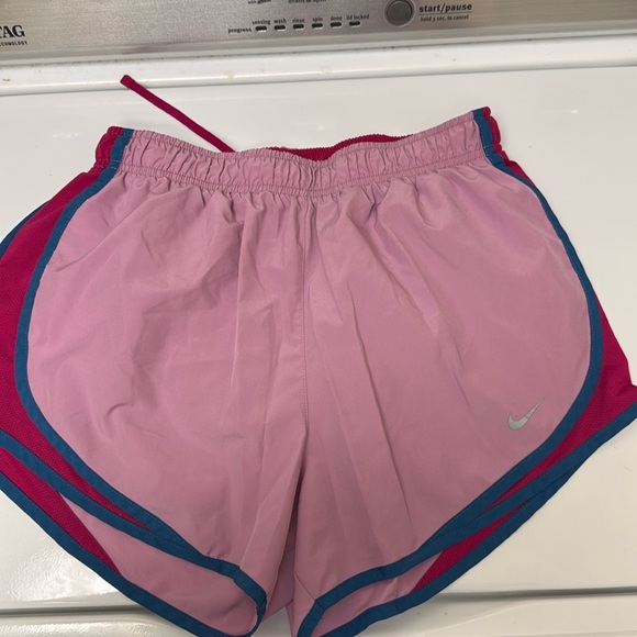 Nike shorts. Size m. Great shape. - Picture 1 of 4